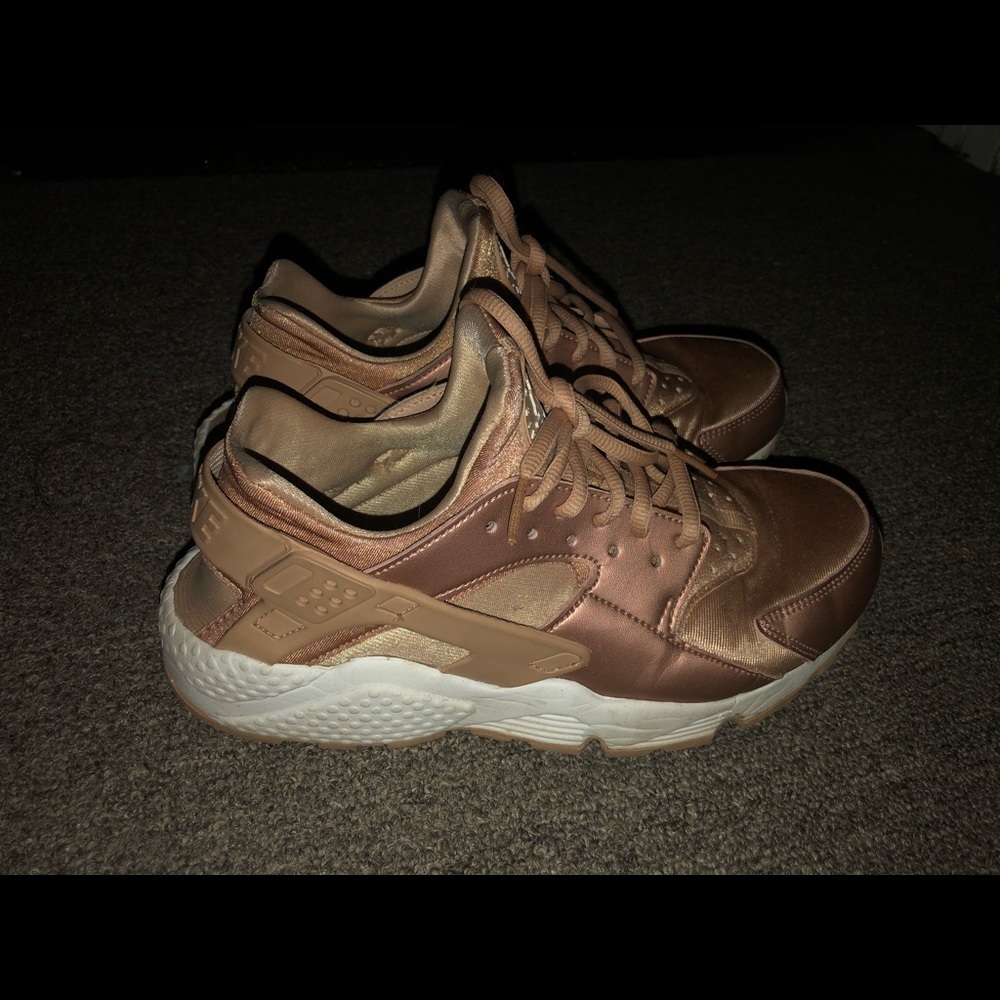Rosegold Nike Air Huraches